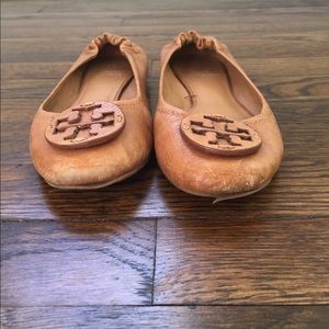Tori Burch tan reva flats